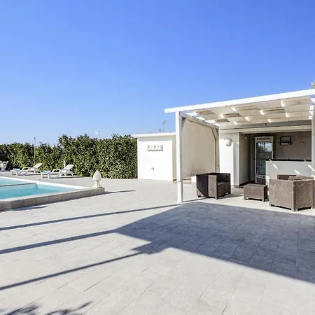 Pinella By Plus