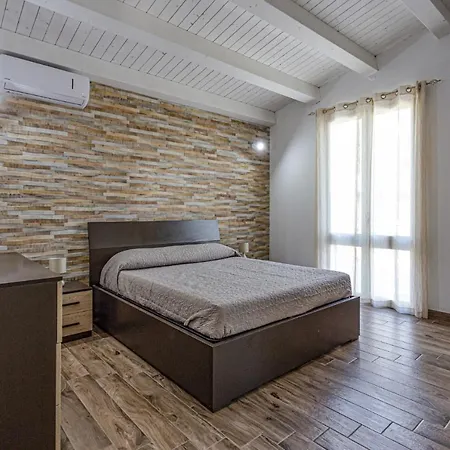 Pinella By Plus
